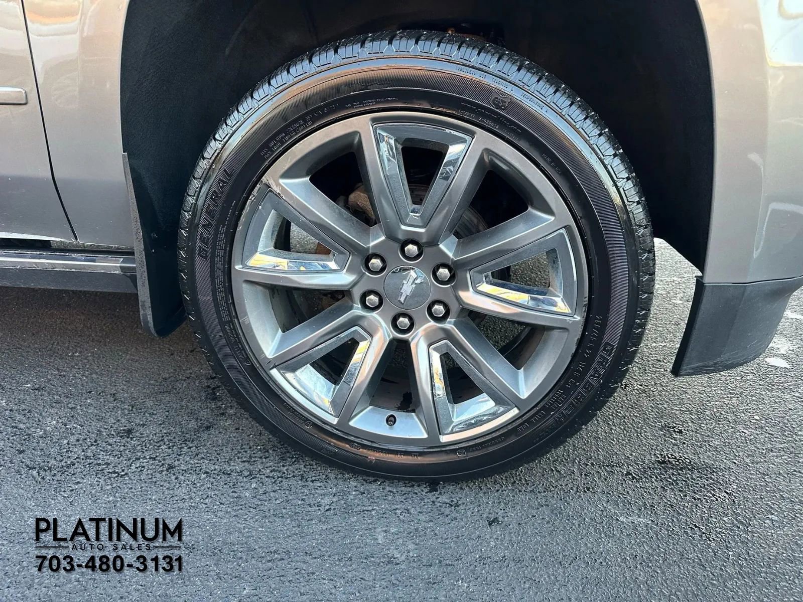 Used 2017 Chevrolet Suburban Premier image 17