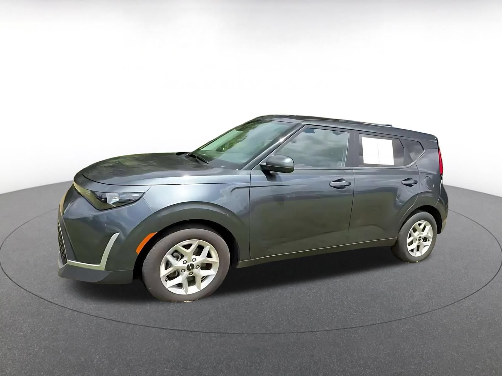 Used 2025 Kia Soul LX w/ LX Technology Package FWD image 7