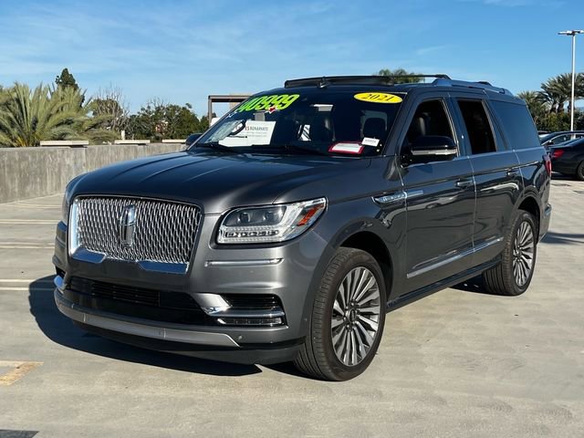 Used 2021 Lincoln Navigator Reserve w/ Luxury Package image 3