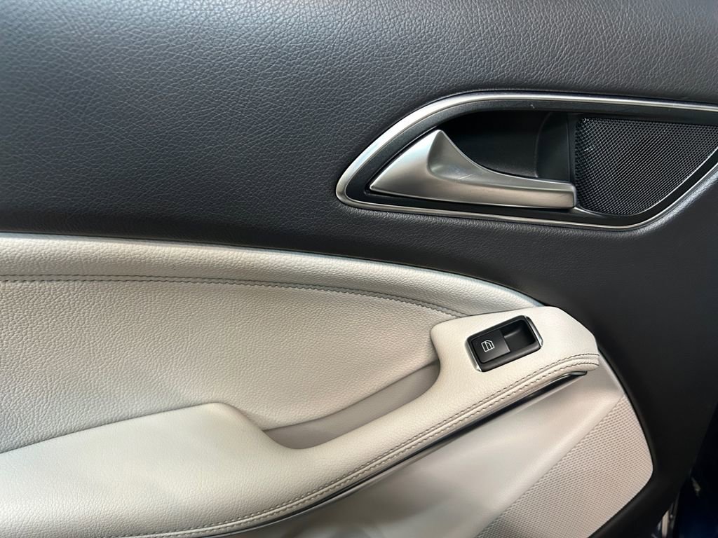 Used 2019 Mercedes-Benz GLA 250 4MATIC image 19