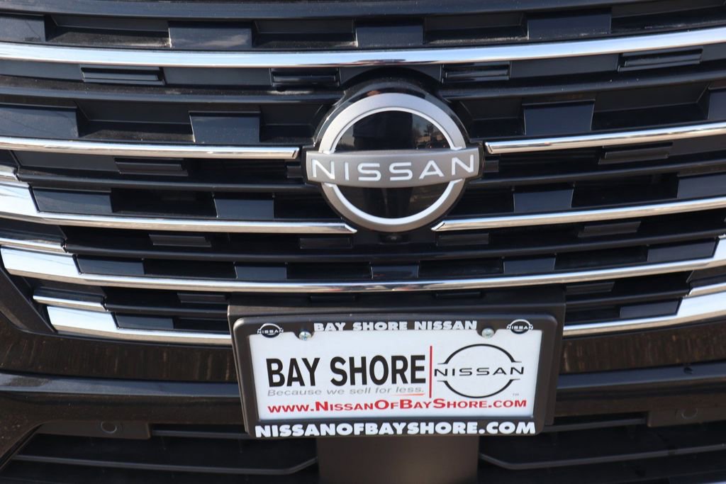 Certified 2025 Nissan Rogue Platinum image 30