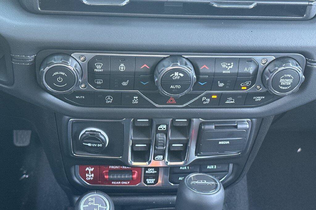New 2026 Jeep Gladiator Rubicon w/ Safety Group AWD/4WD image 19
