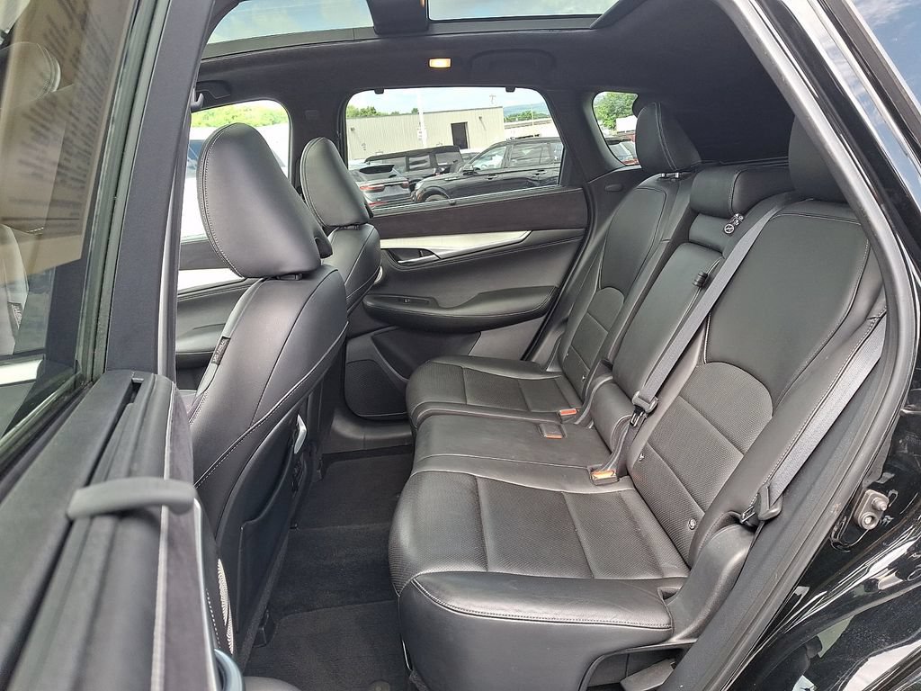 Used 2019 INFINITI QX50 Essential w/ Sensory Package AWD/4WD image 10