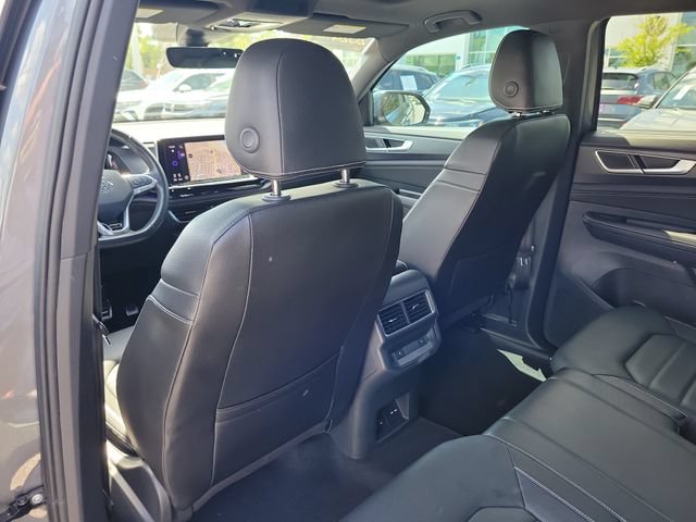 Certified 2024 Volkswagen Atlas Cross Sport SEL R-Line AWD/4WD image 11