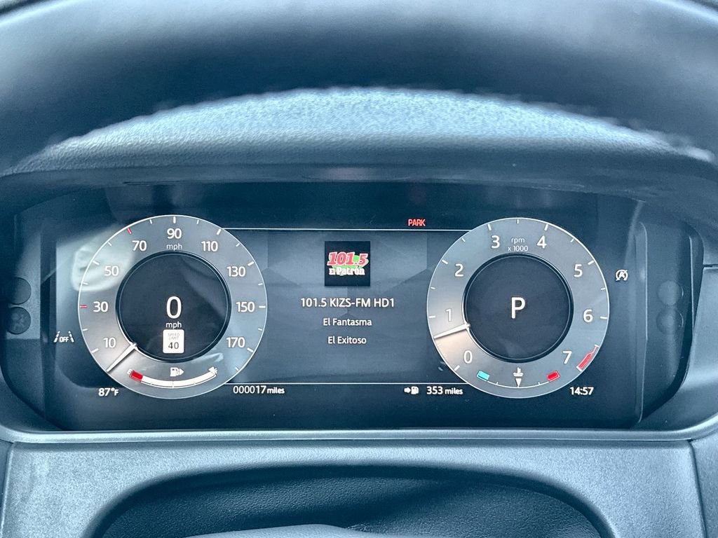 Certified 2025 Land Rover Range Rover Velar Dynamic SE image 22