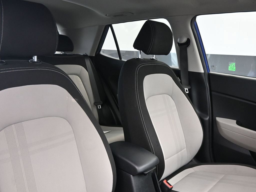 Used 2022 Hyundai Venue SEL w/ Cargo Package image 11