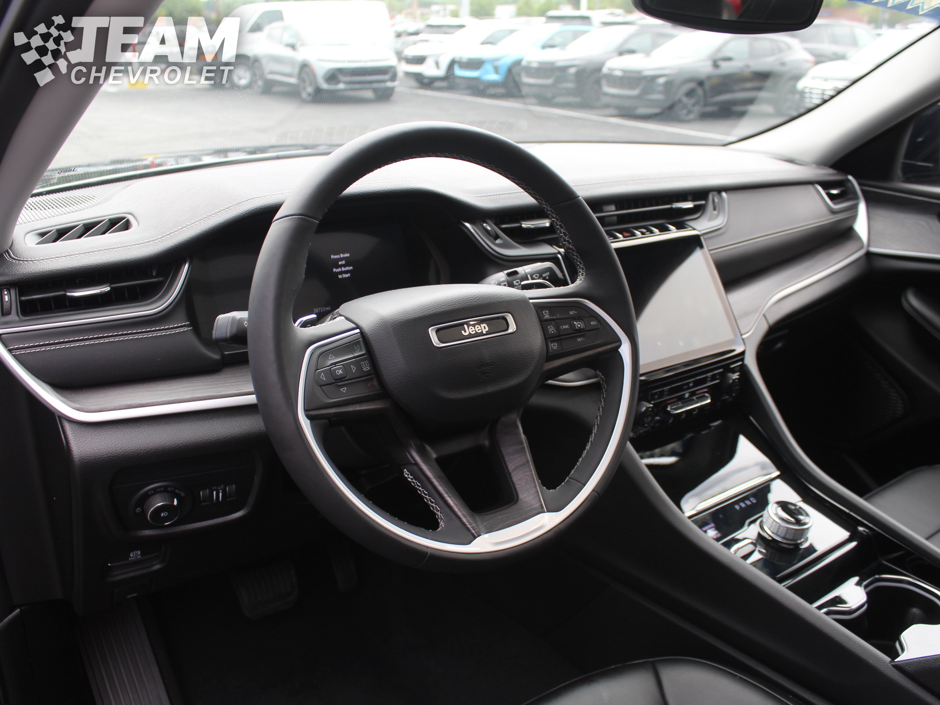Used 2023 Jeep Grand Cherokee L Limited AWD/4WD image 13