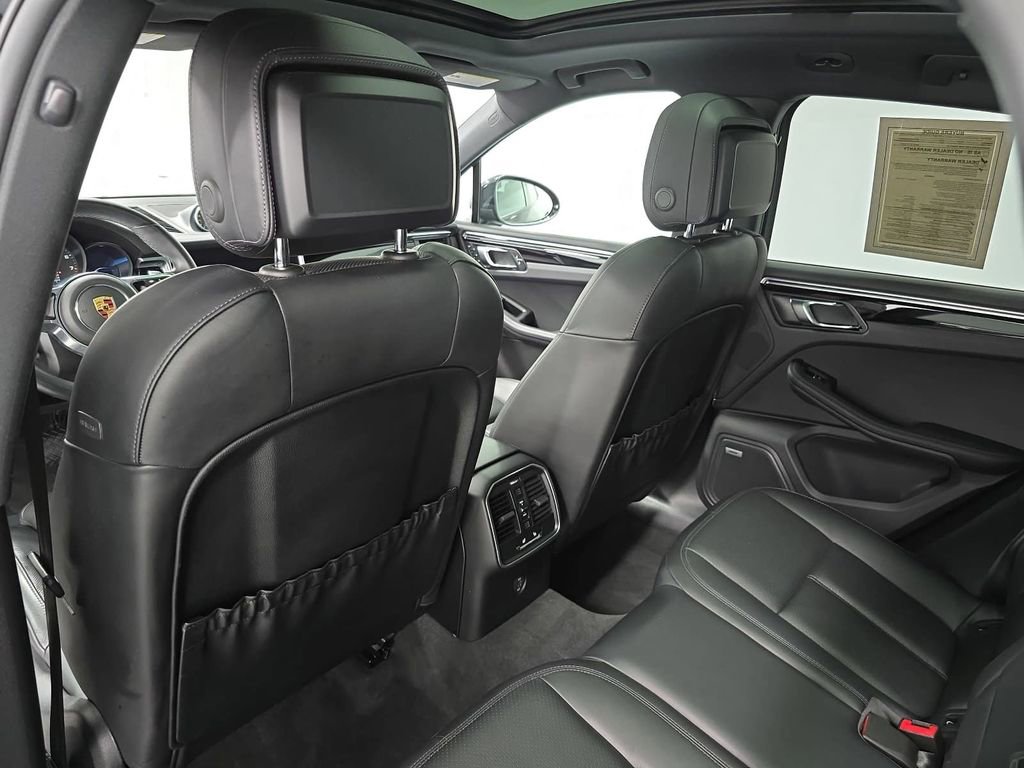 Used 2019 Porsche Macan AWD/4WD image 28