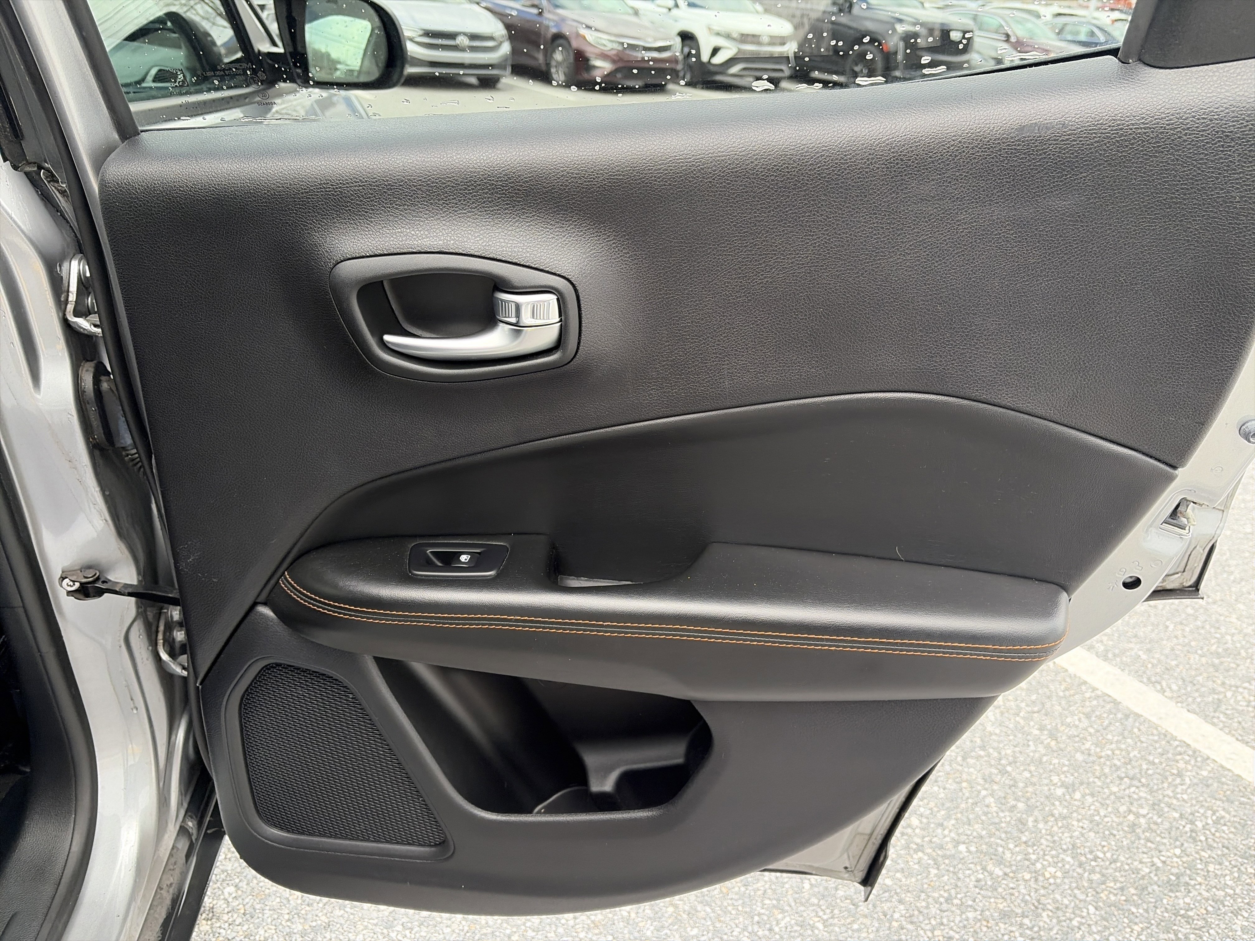 Used 2018 Jeep Compass Limited w/ Navigation Group image 28