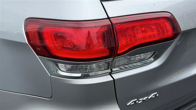 Used 2021 Jeep Grand Cherokee Limited w/ Luxury Group II AWD/4WD image 13