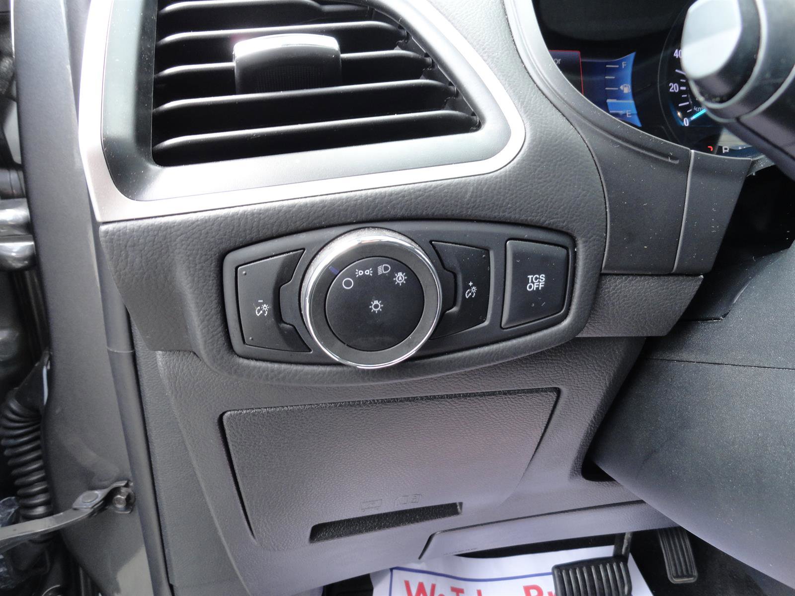 Certified 2024 Ford Edge SEL AWD/4WD image 11