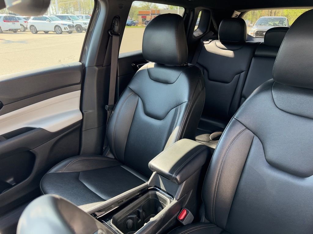 Used 2024 Jeep Compass Limited AWD/4WD image 40
