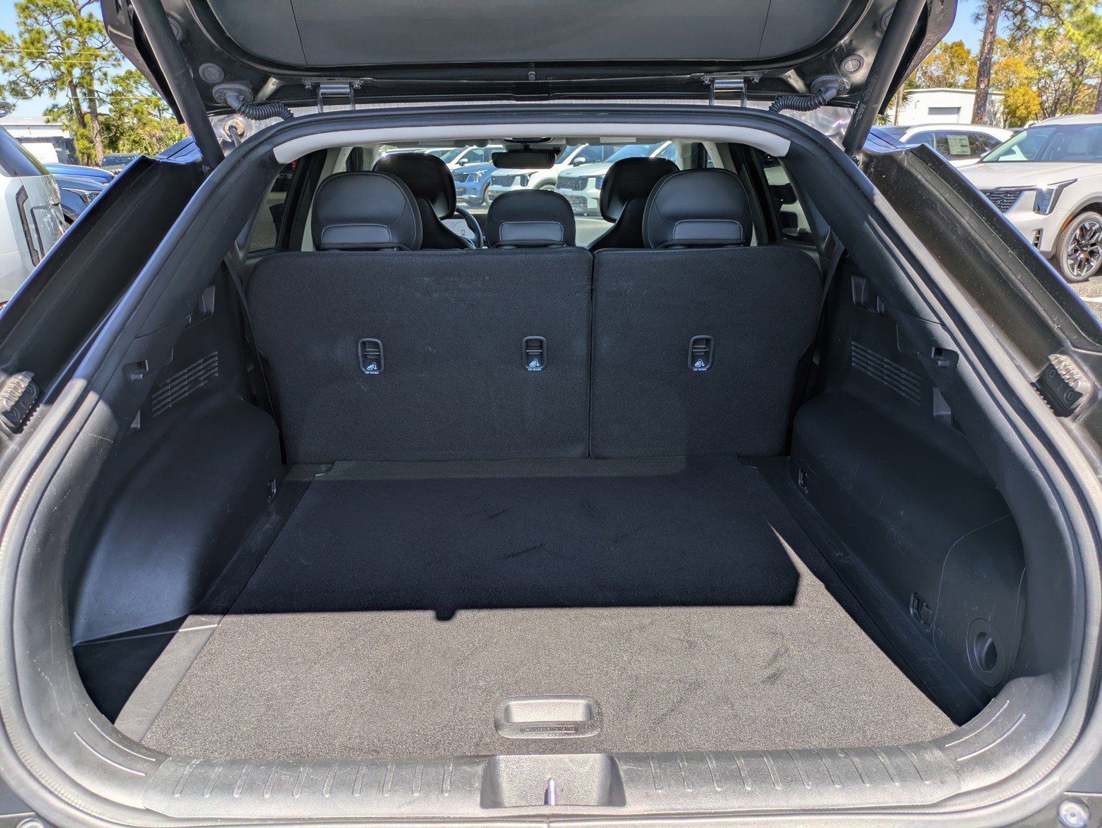 Certified 2022 Kia EV6 Wind w/ Wind Technology Package image 9
