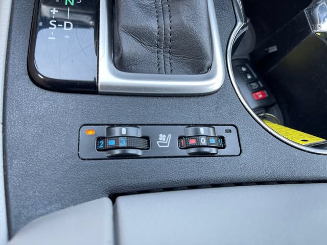 Used 2017 Toyota Highlander Limited w/ Carpet Mat Package AWD/4WD image 21