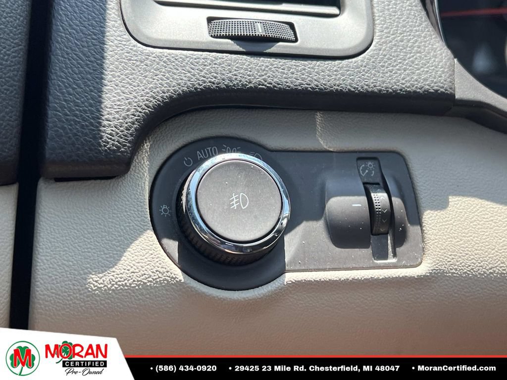 Used 2012 Buick Regal Leather FWD image 26