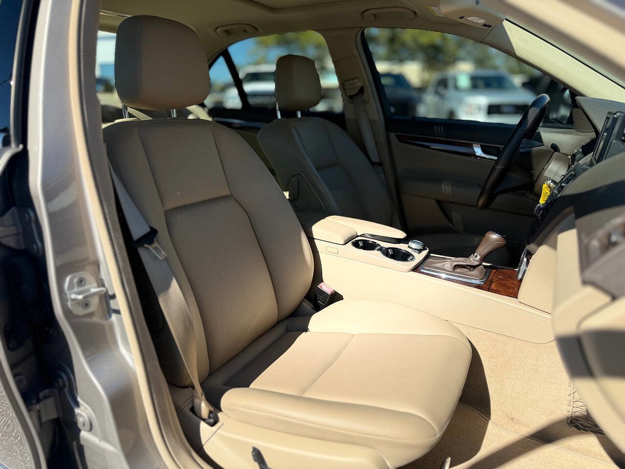 Used 2009 Mercedes-Benz C 300 4MATIC Sedan image 30