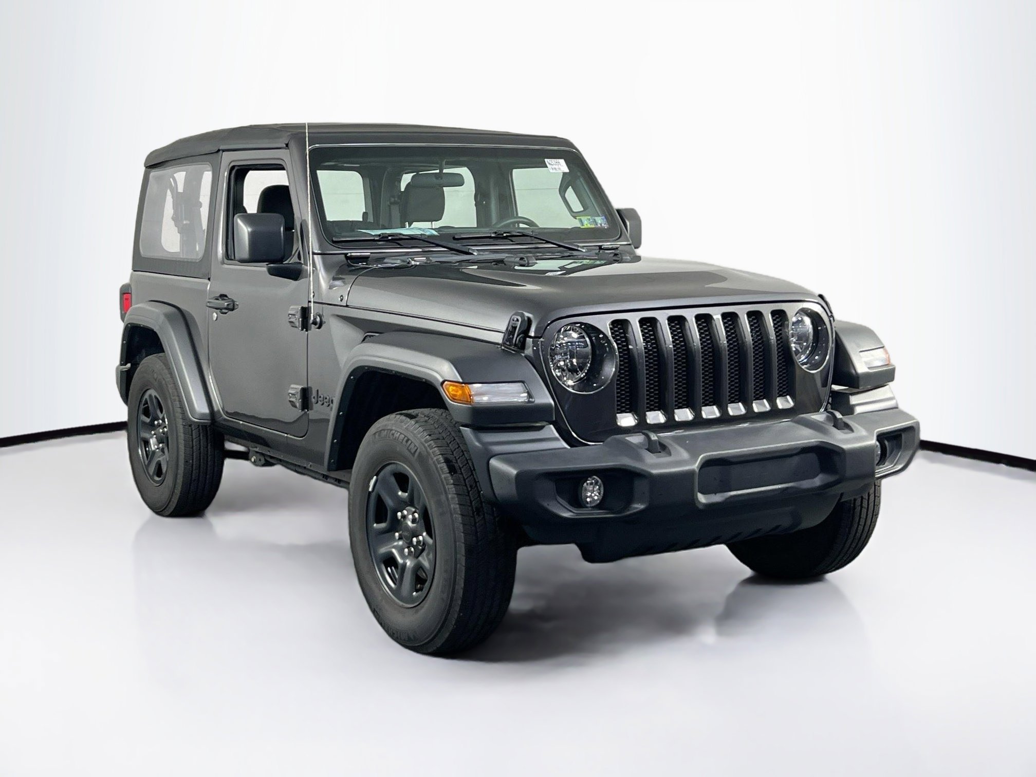 Used 2022 Jeep Wrangler Sport image 3