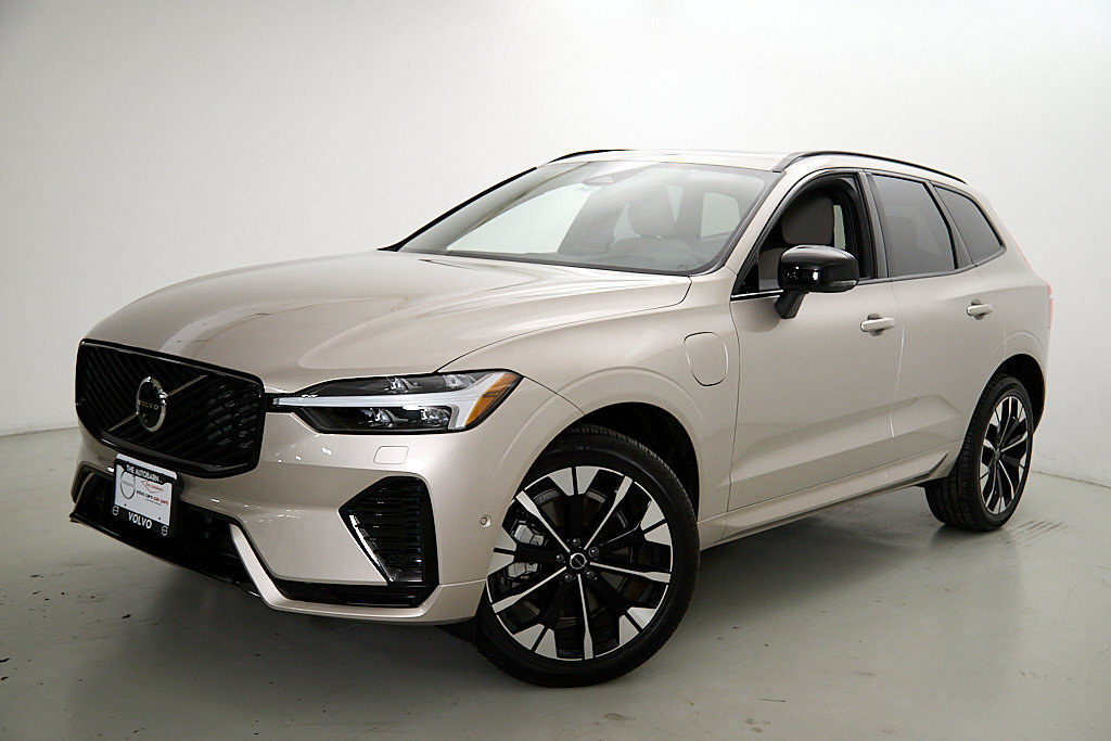 New 2026 Volvo XC60 T8 Plus w/ Protection Package Premier AWD/4WD image 2