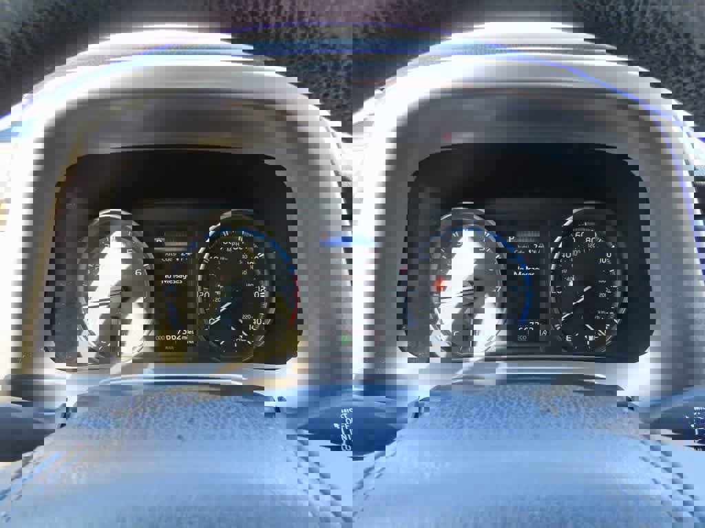 Used 2018 Toyota RAV4 LE image 23