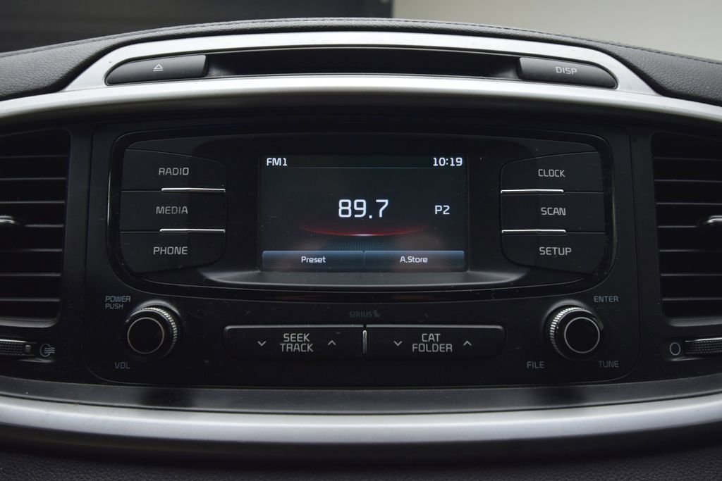 Used 2016 Kia Sorento LX image 12