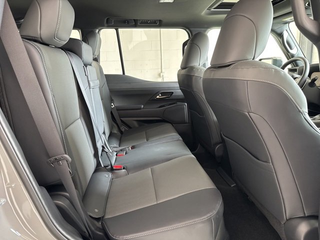Used 2025 Lexus GX 550 w/ Cold Area Package image 51