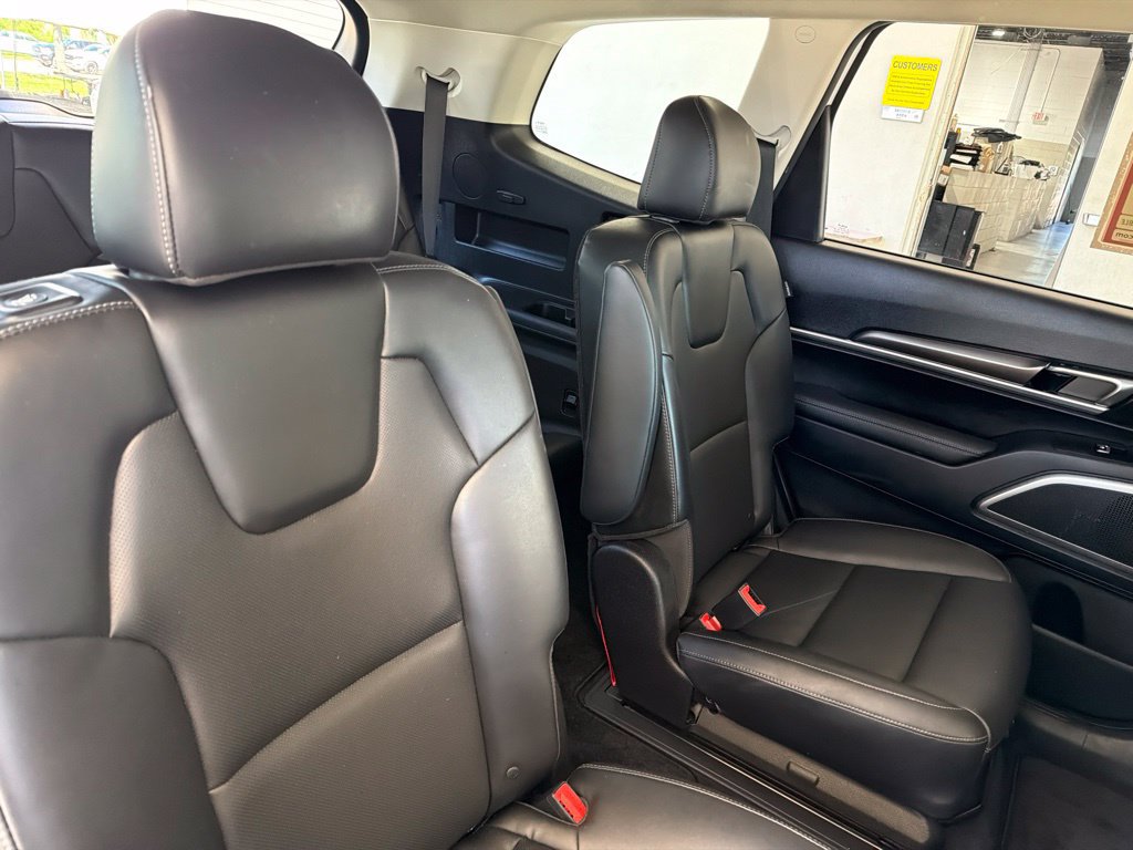 Used 2024 Kia Telluride S FWD image 31