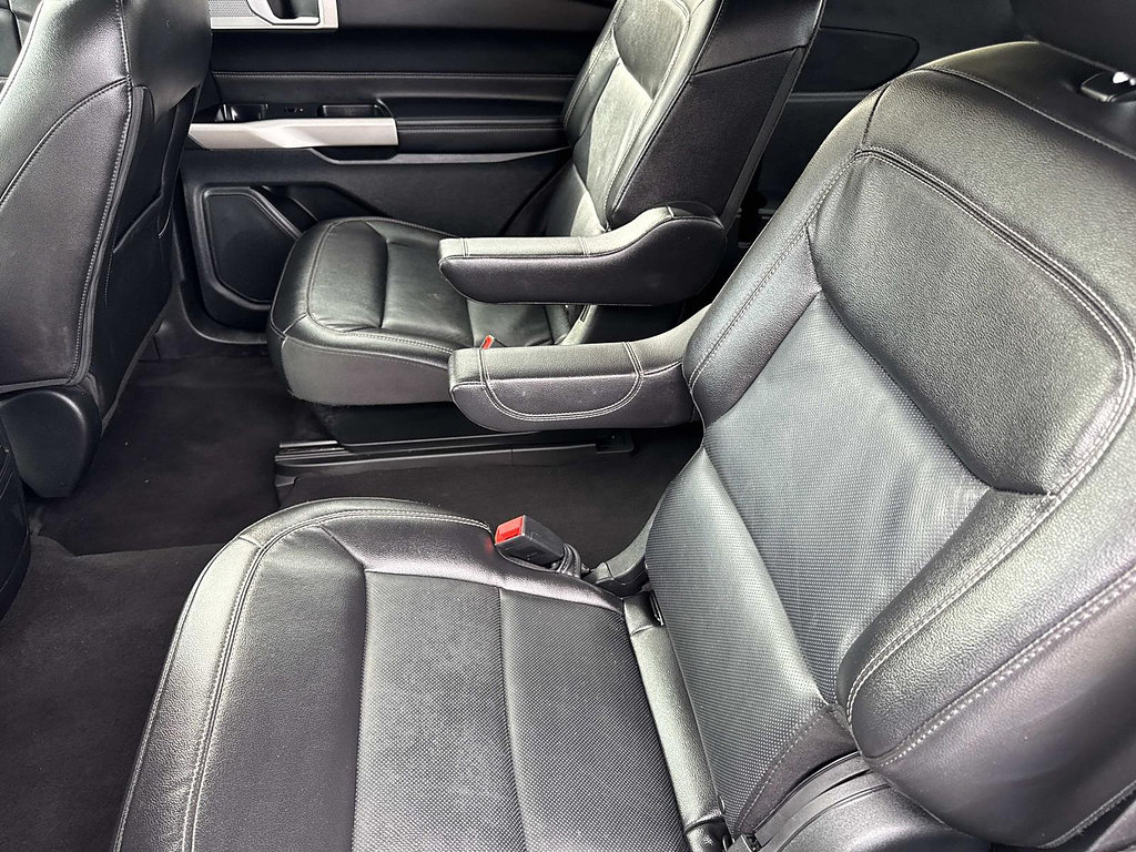 Certified 2023 Ford Explorer Limited RWD image 34