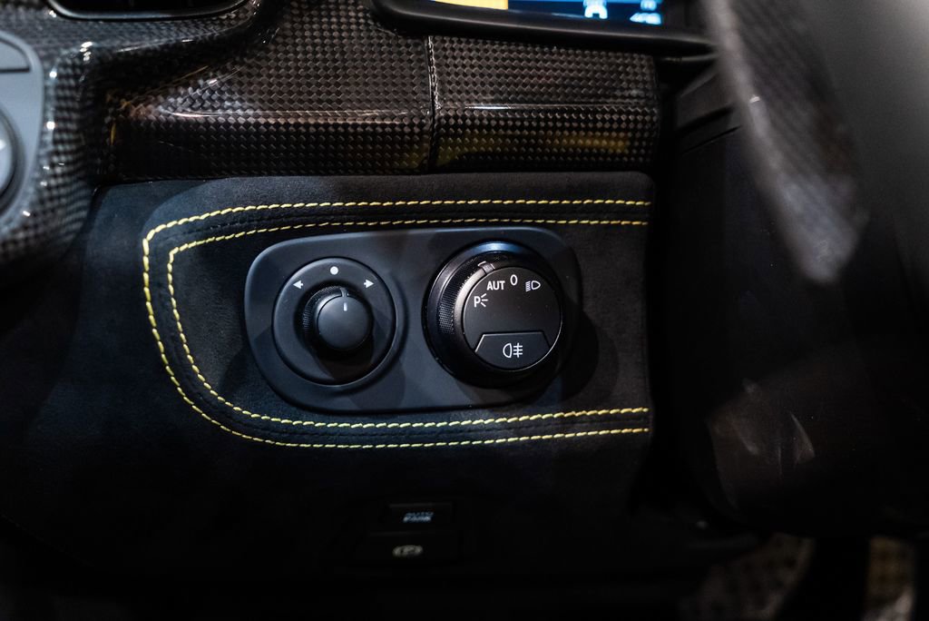 Certified 2015 Ferrari 458 Speciale A RWD image 29