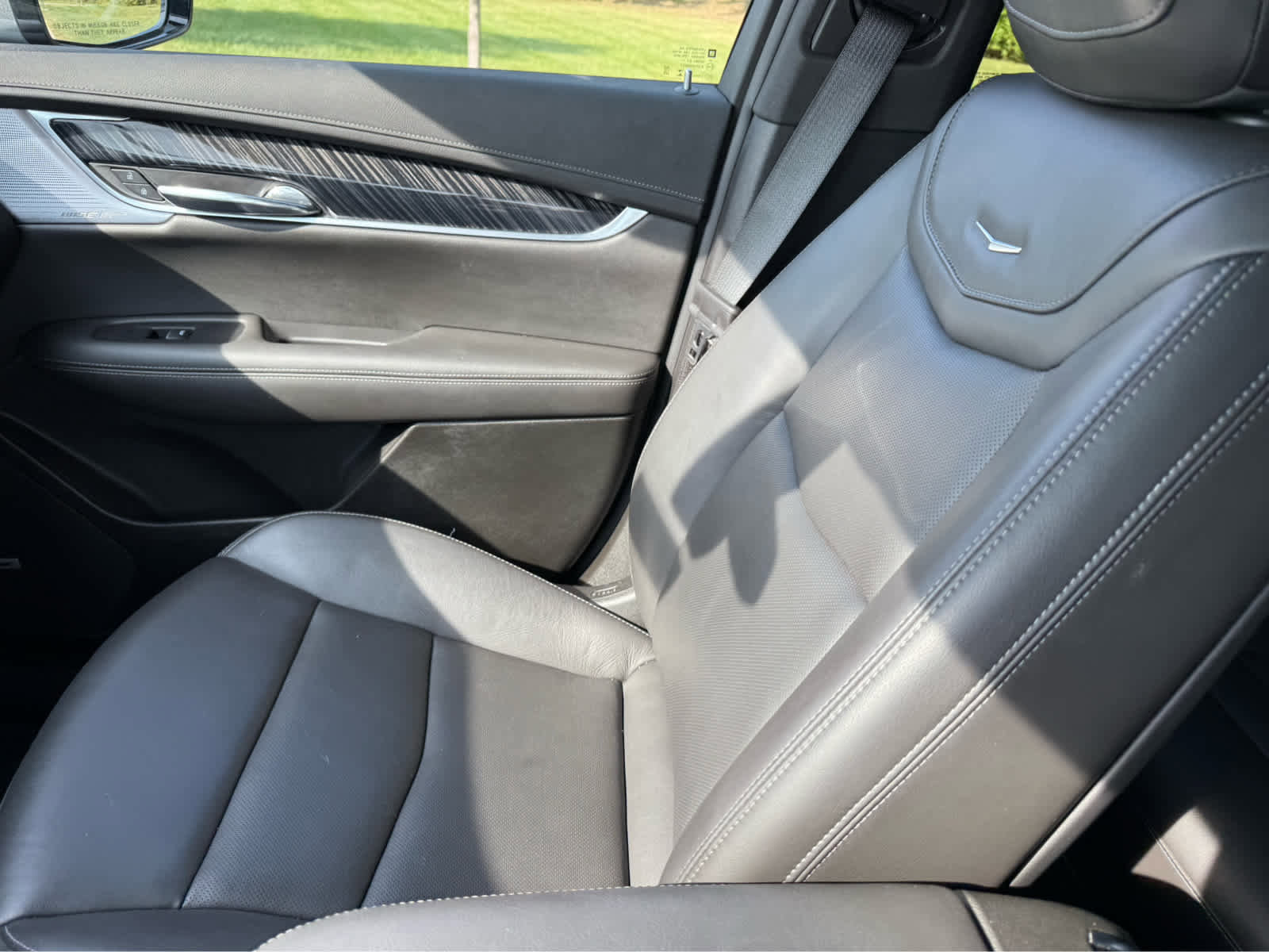 Used 2025 Cadillac XT6 Premium Luxury image 28