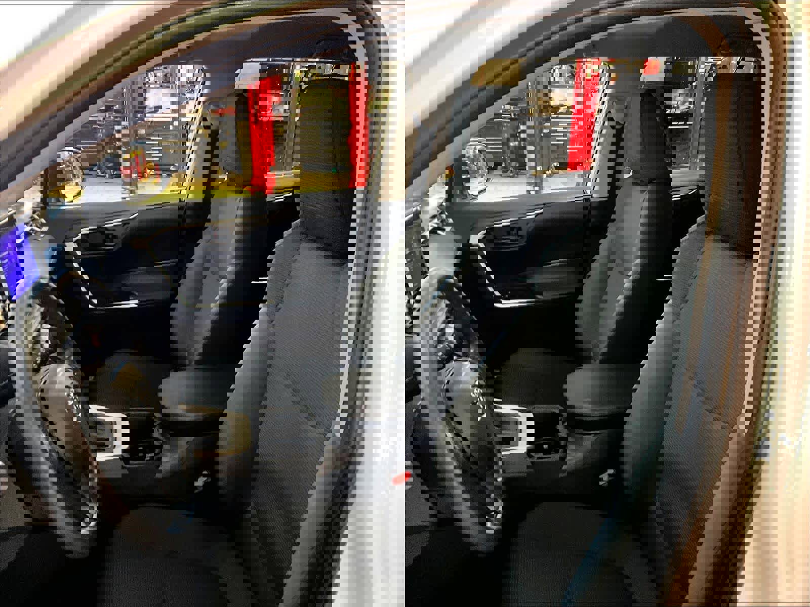 Used 2025 Toyota RAV4 LE image 10