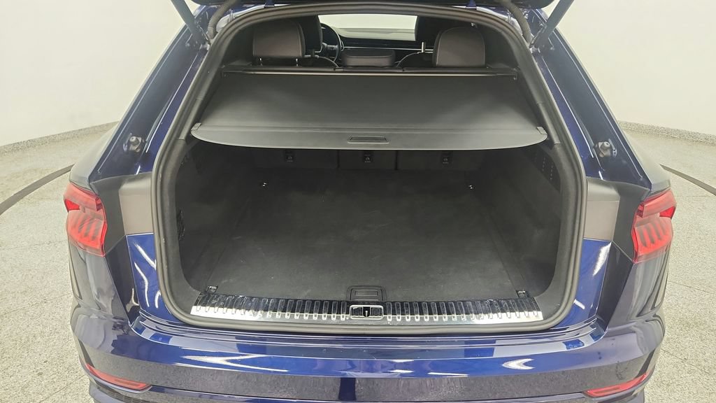 Used 2021 Audi Q8 Prestige w/ Prestige Package AWD/4WD image 21