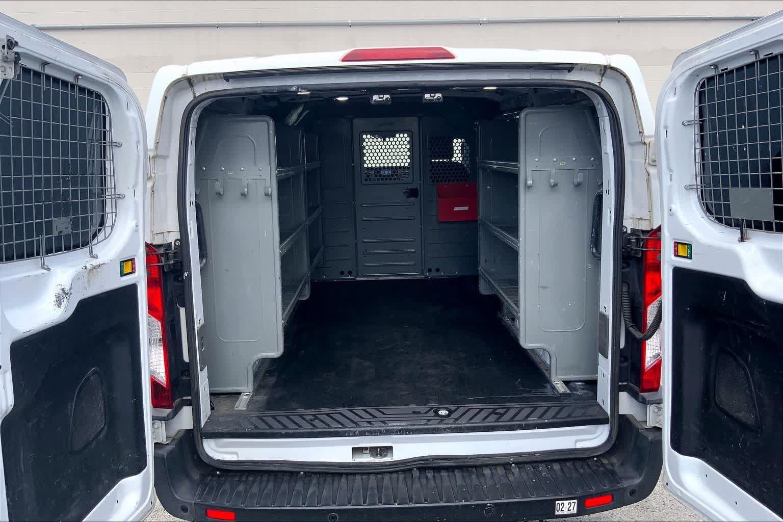 Used 2020 Ford Transit 150 Low Roof RWD image 18