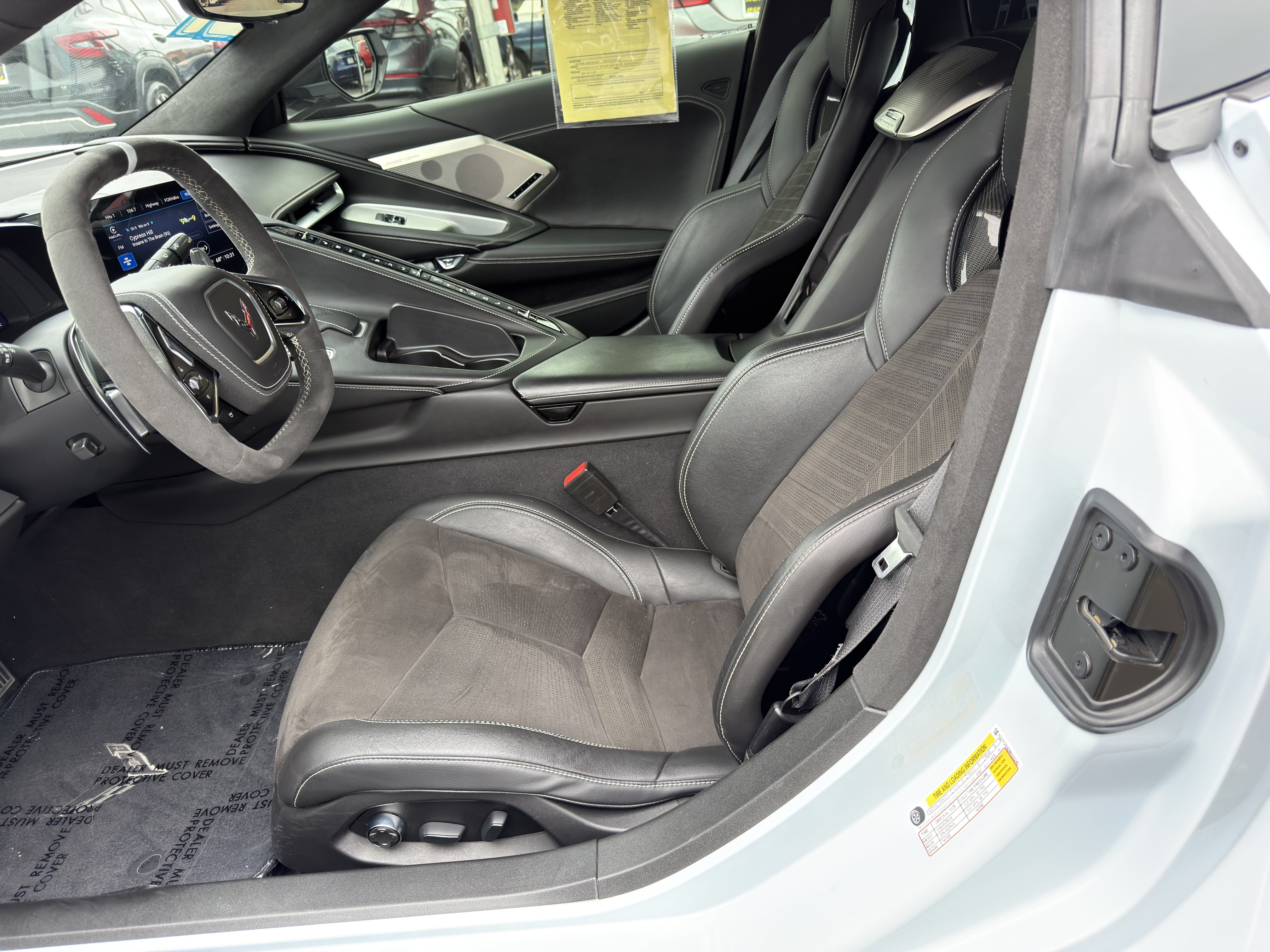Used 2021 Chevrolet Corvette Stingray Premium Cpe w/ Z51 Performance Package RWD image 17