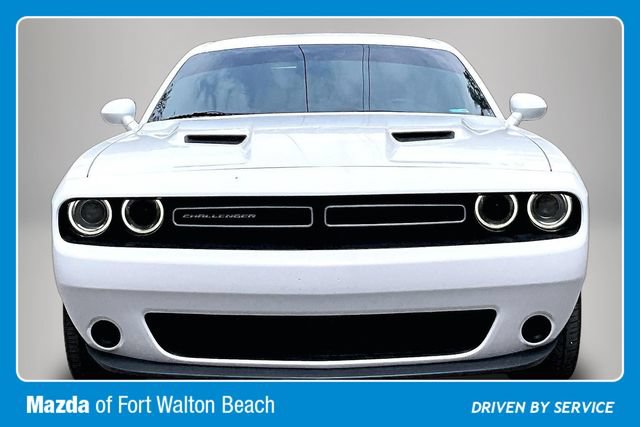 Used 2019 Dodge Challenger SXT RWD image 3