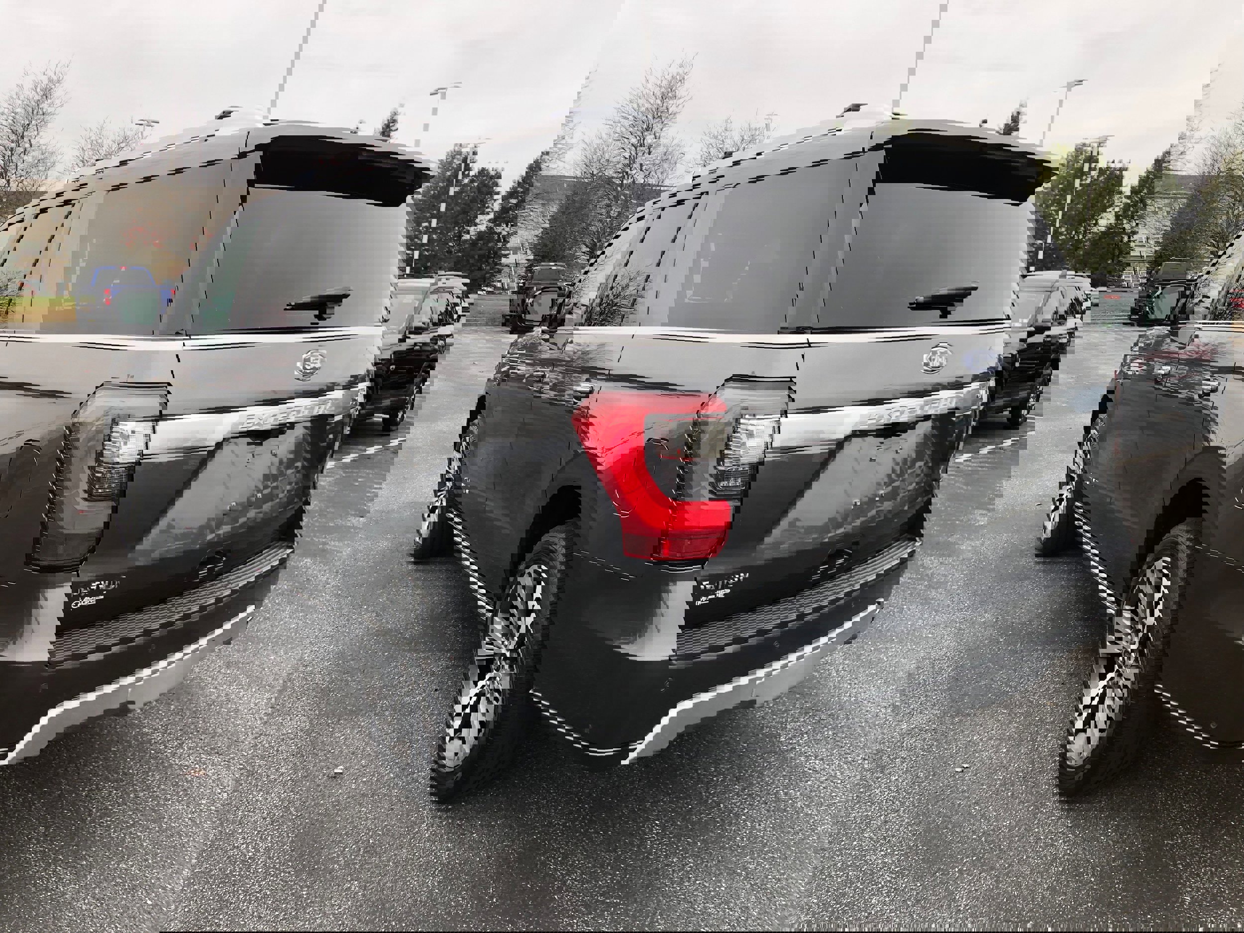 Certified 2021 Ford Expedition Max Platinum image 3