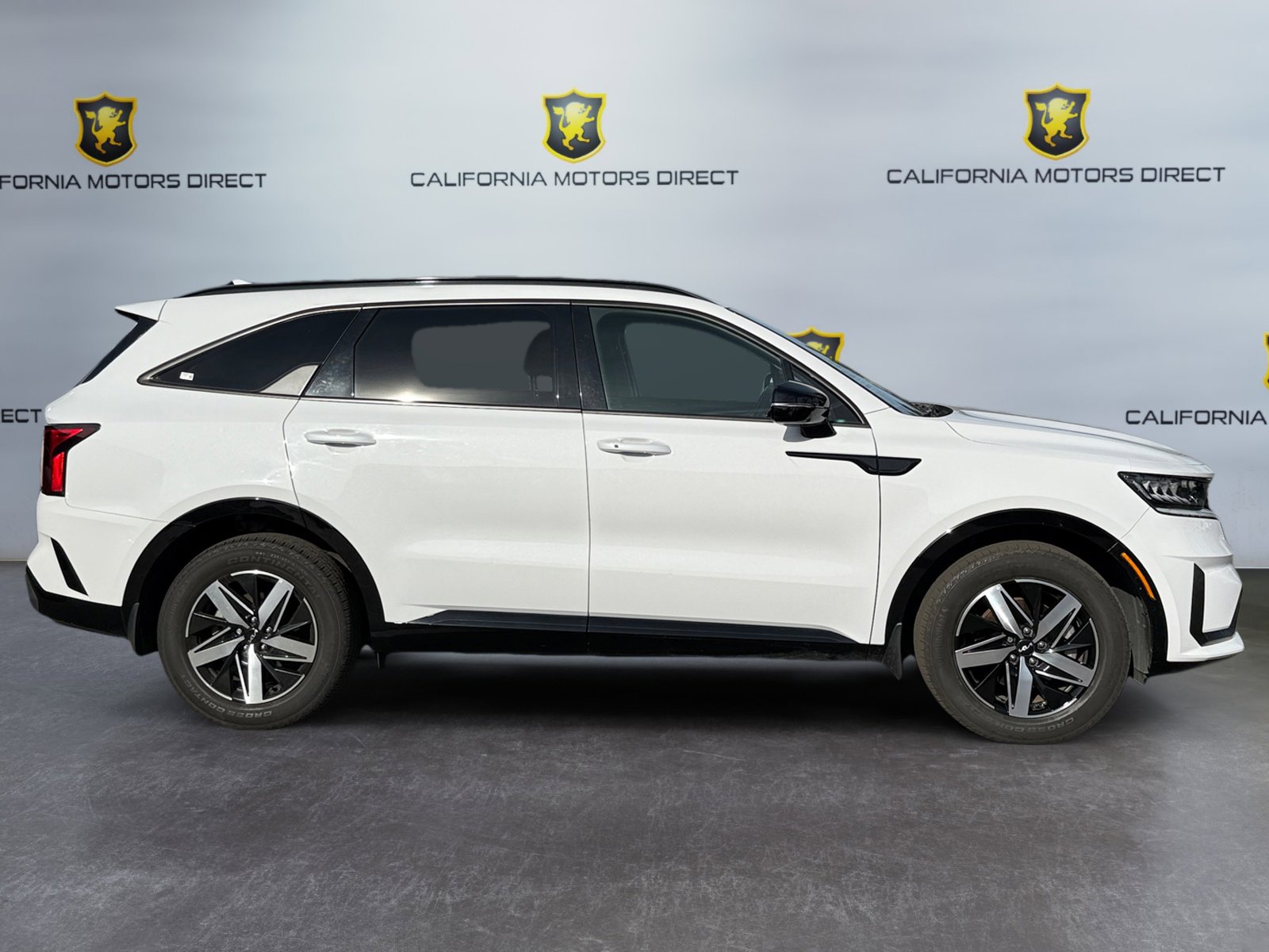 Used 2023 Kia Sorento S image 6