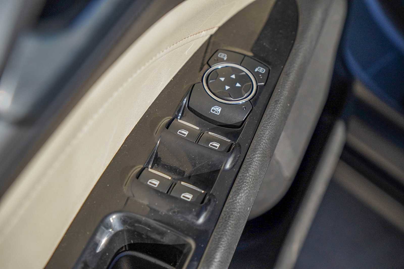 Used 2014 Ford Fusion Titanium image 23