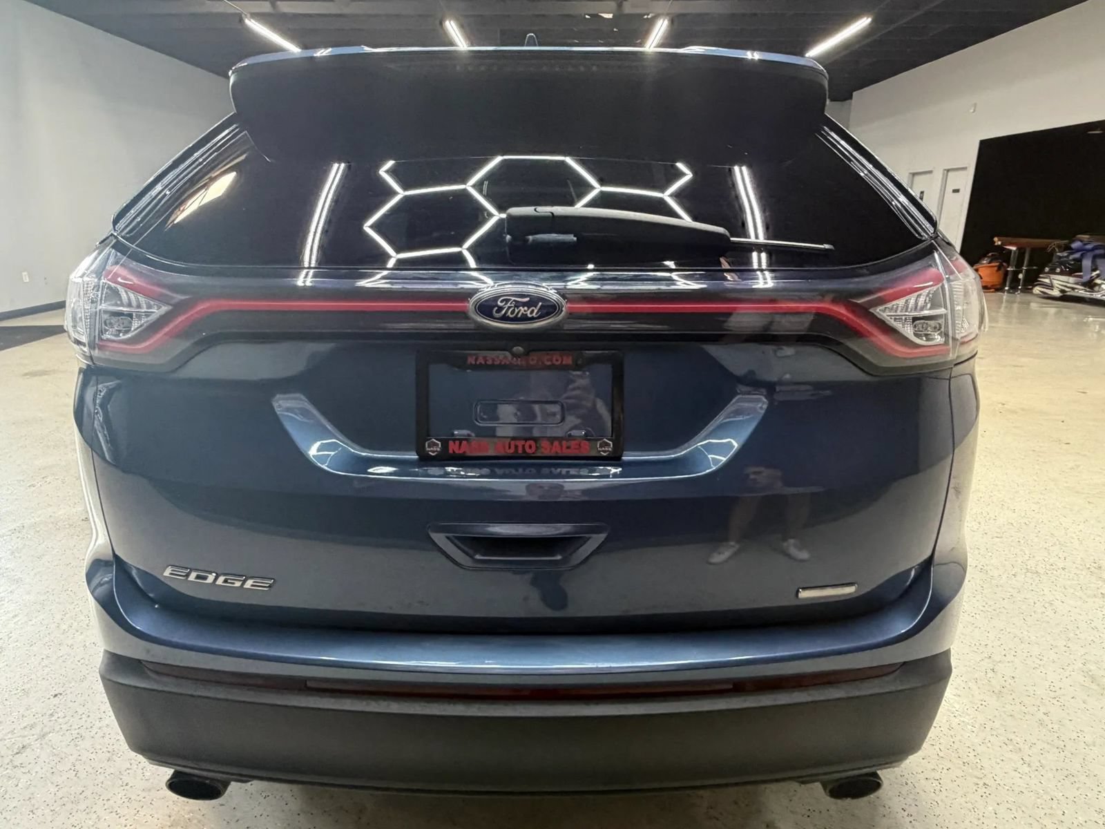 Used 2018 Ford Edge SE FWD image 14