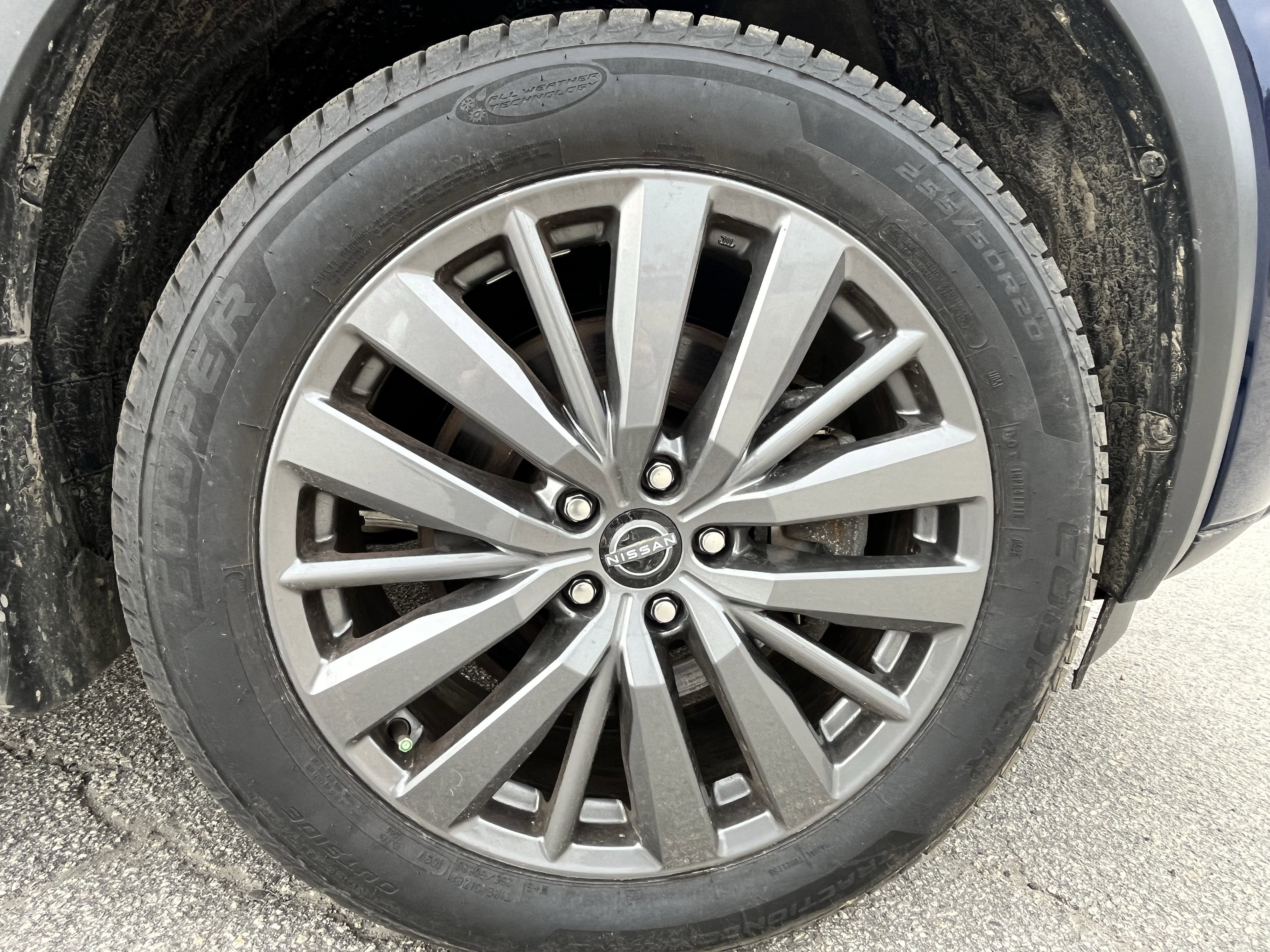 Used 2025 Nissan Pathfinder SL w/ SL Premium Package image 9