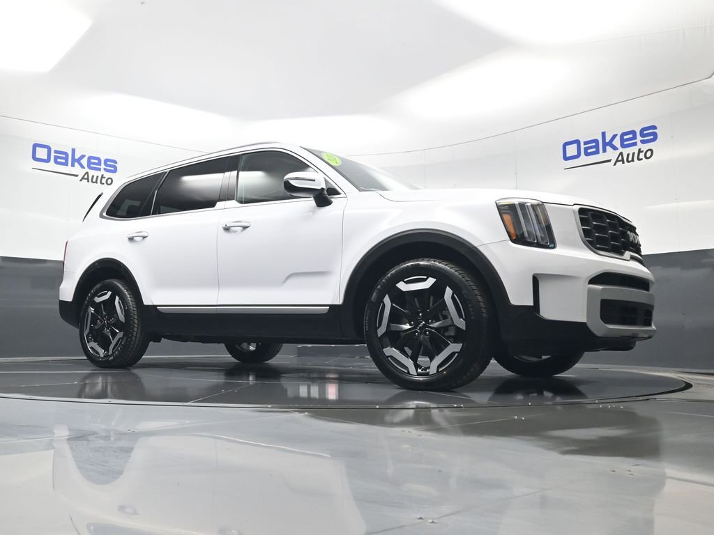 Certified 2024 Kia Telluride S w/ S Sunroof Package image 41
