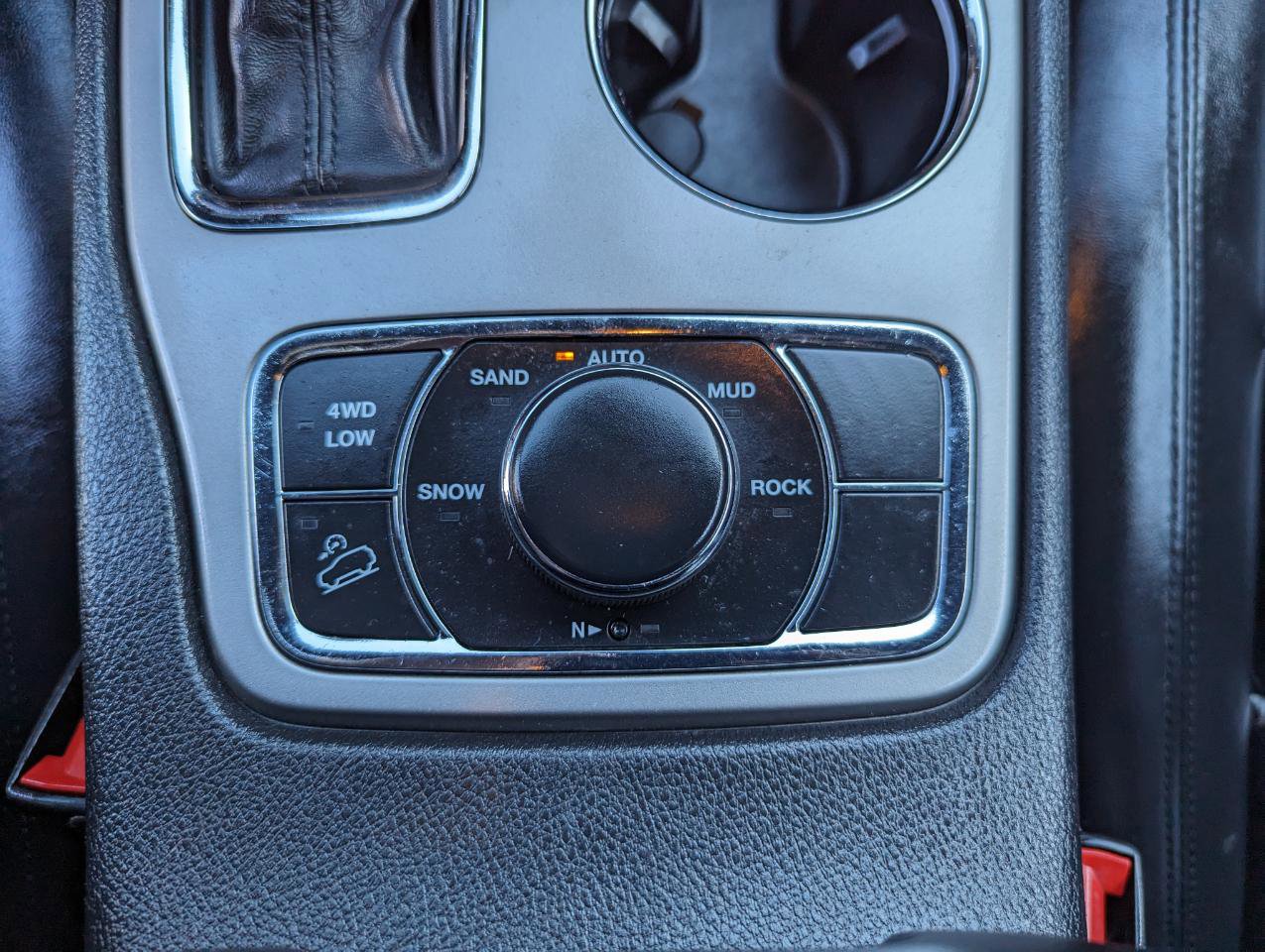 Used 2019 Jeep Grand Cherokee Limited AWD/4WD image 25