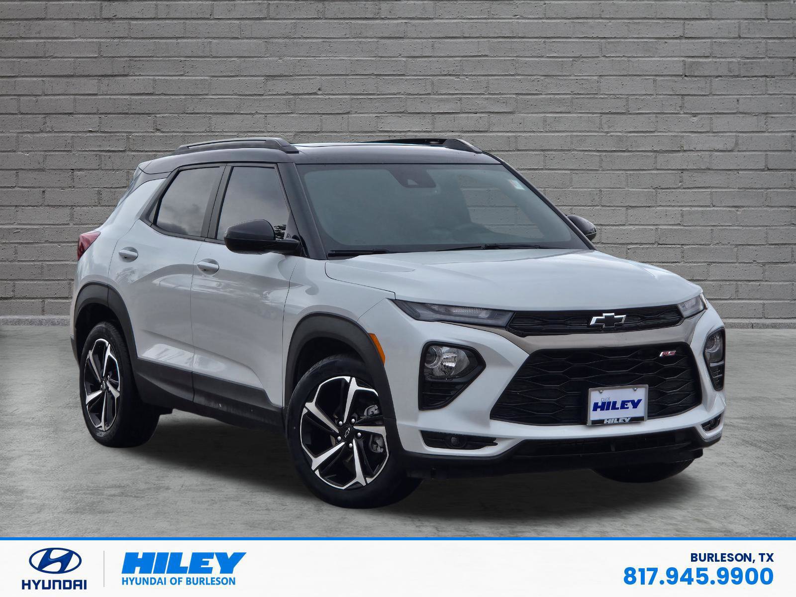 Used 2023 Chevrolet TrailBlazer RS w/ Sun and Liftgate Package FWD image 2