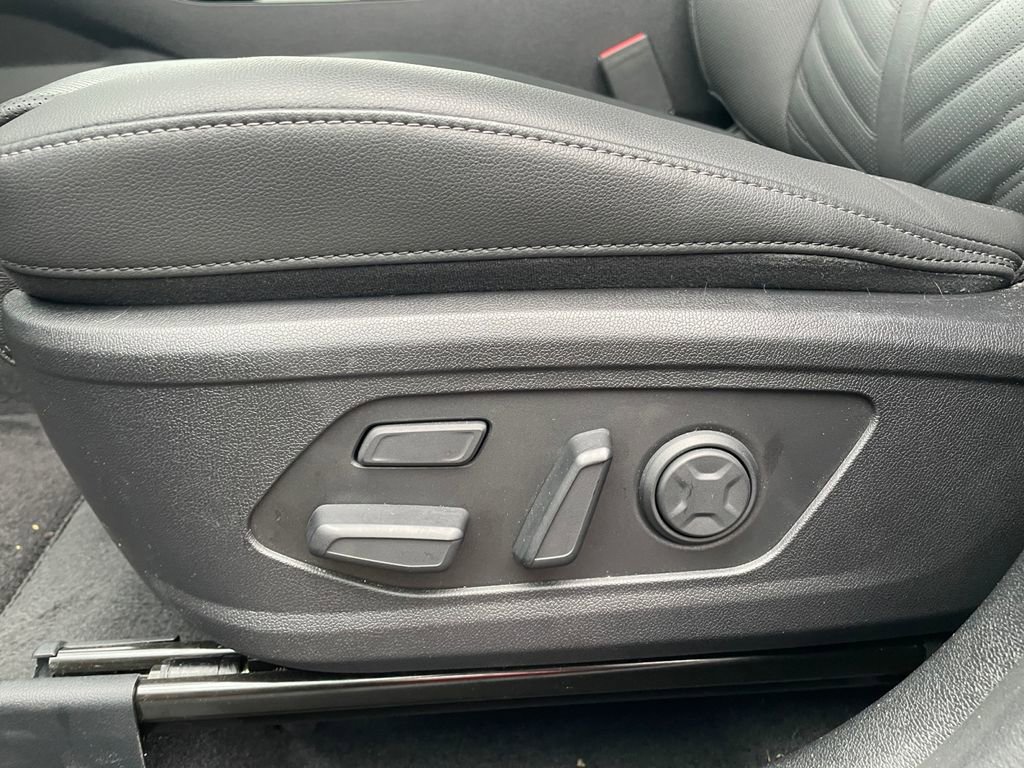 Used 2025 Kia Sorento SX Prestige image 16
