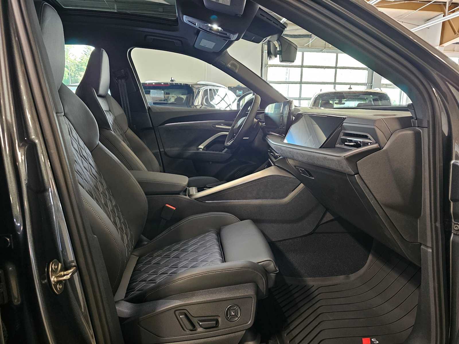 New 2026 Audi SQ5 Prestige AWD/4WD image 10