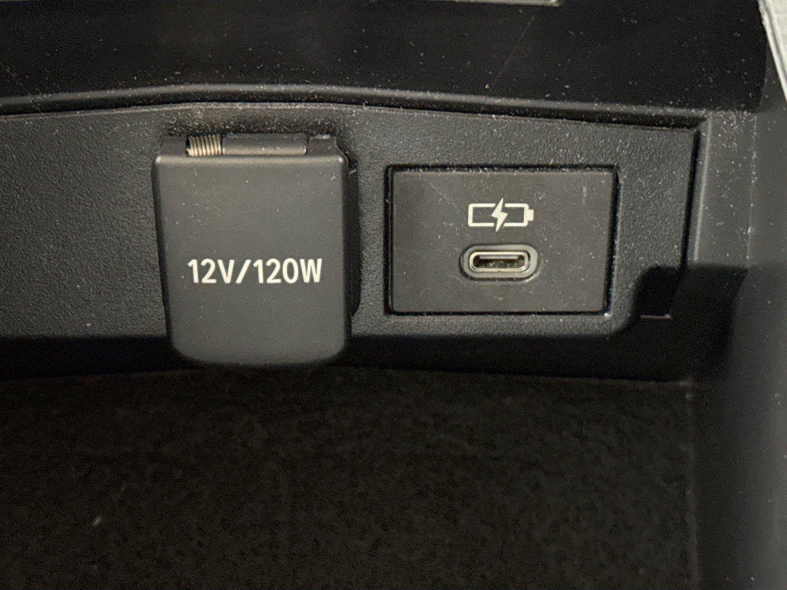 Used 2024 Toyota Corolla LE FWD image 31