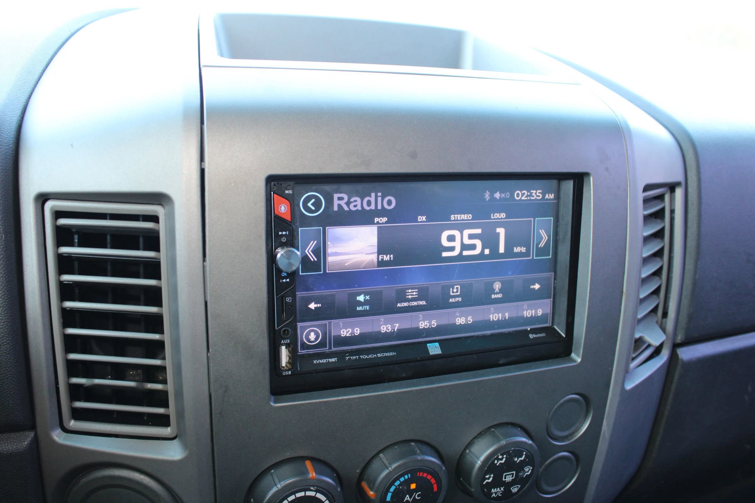 Used 2007 Nissan Titan SE image 12