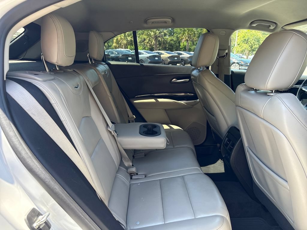 Used 2020 Cadillac XT4 Premium Luxury w/ Cold Weather Package FWD image 31