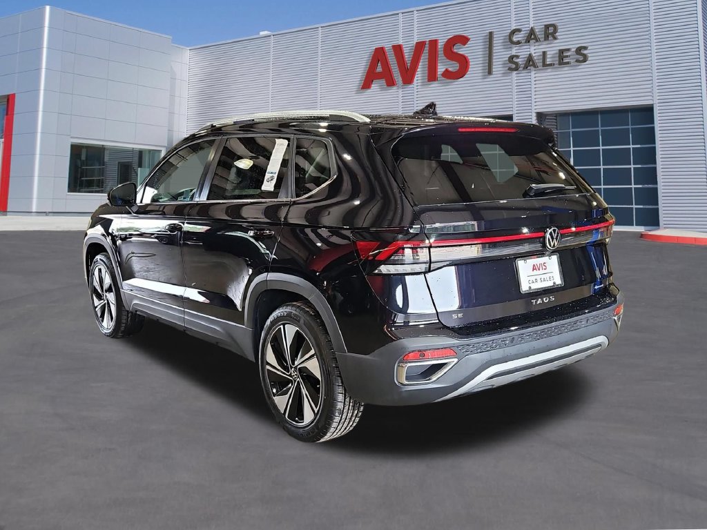 Used 2025 Volkswagen Taos SE AWD/4WD image 9
