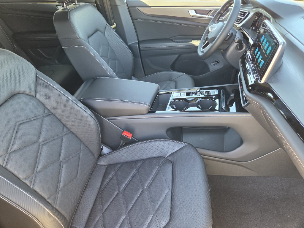 New 2026 Volkswagen Atlas Cross Sport SE FWD image 12