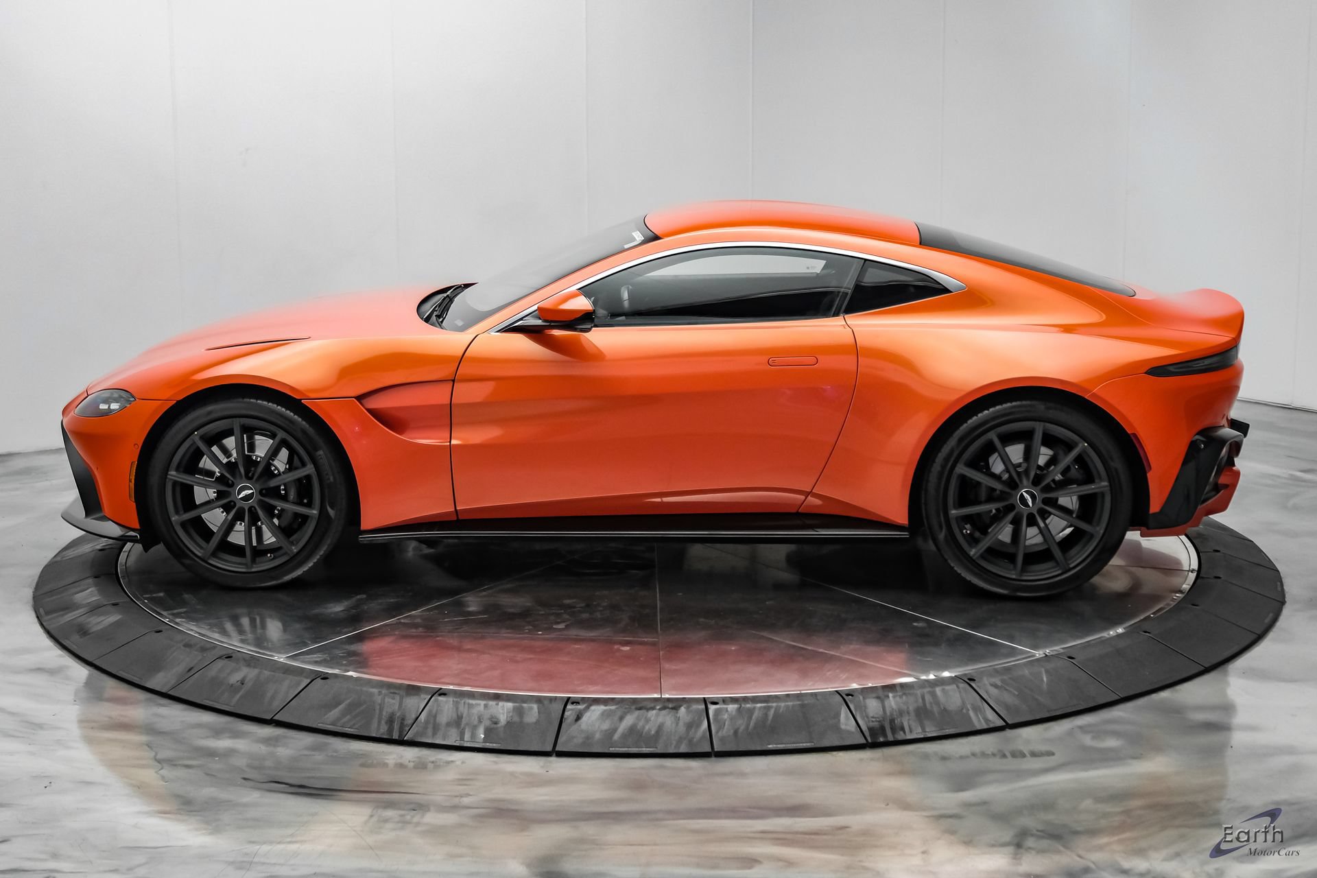 Used 2020 Aston Martin V8 Vantage Coupe RWD image 9